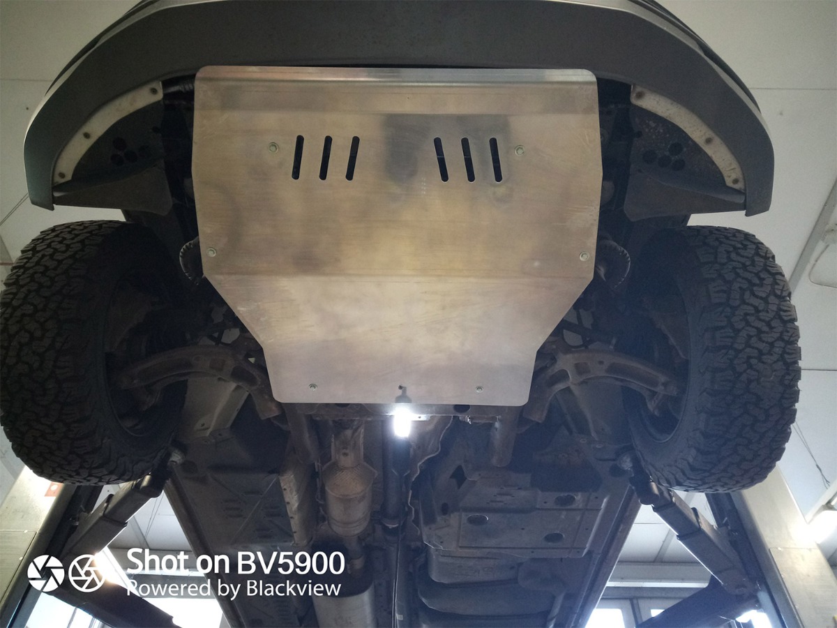 Hliníkový kryt pod olejovou nádrž pro Volkswagen Transporter T5 2003 - 2015, všechny motory