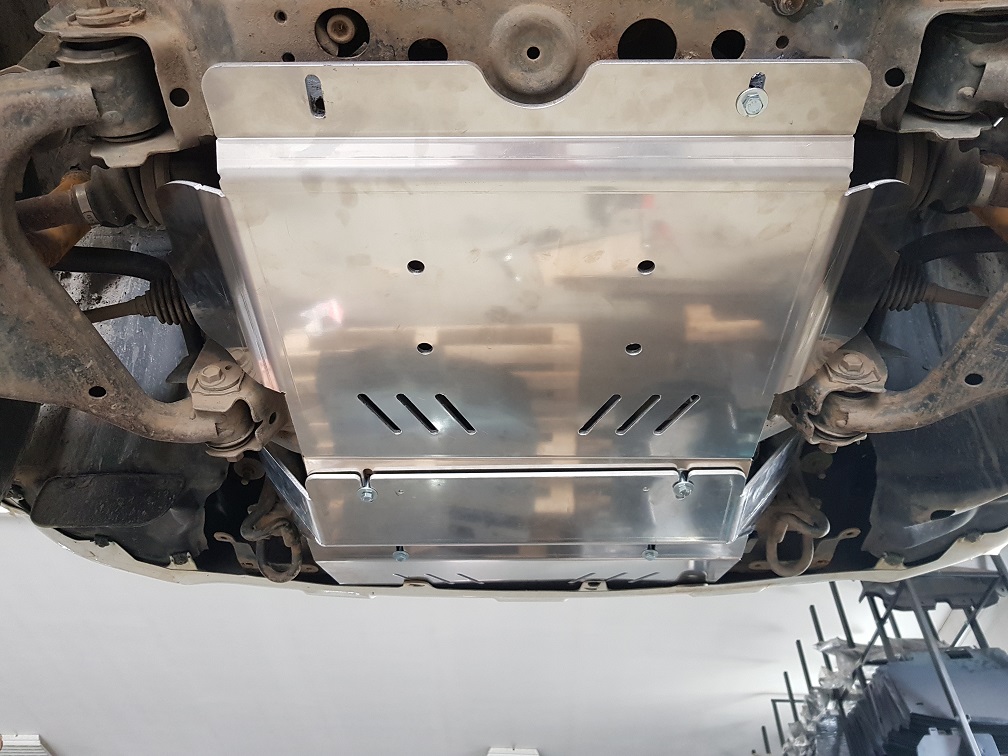 Hliníkový kryt olejové vany pro Toyota Hilux Revo 2016 - 2026, všechny motory