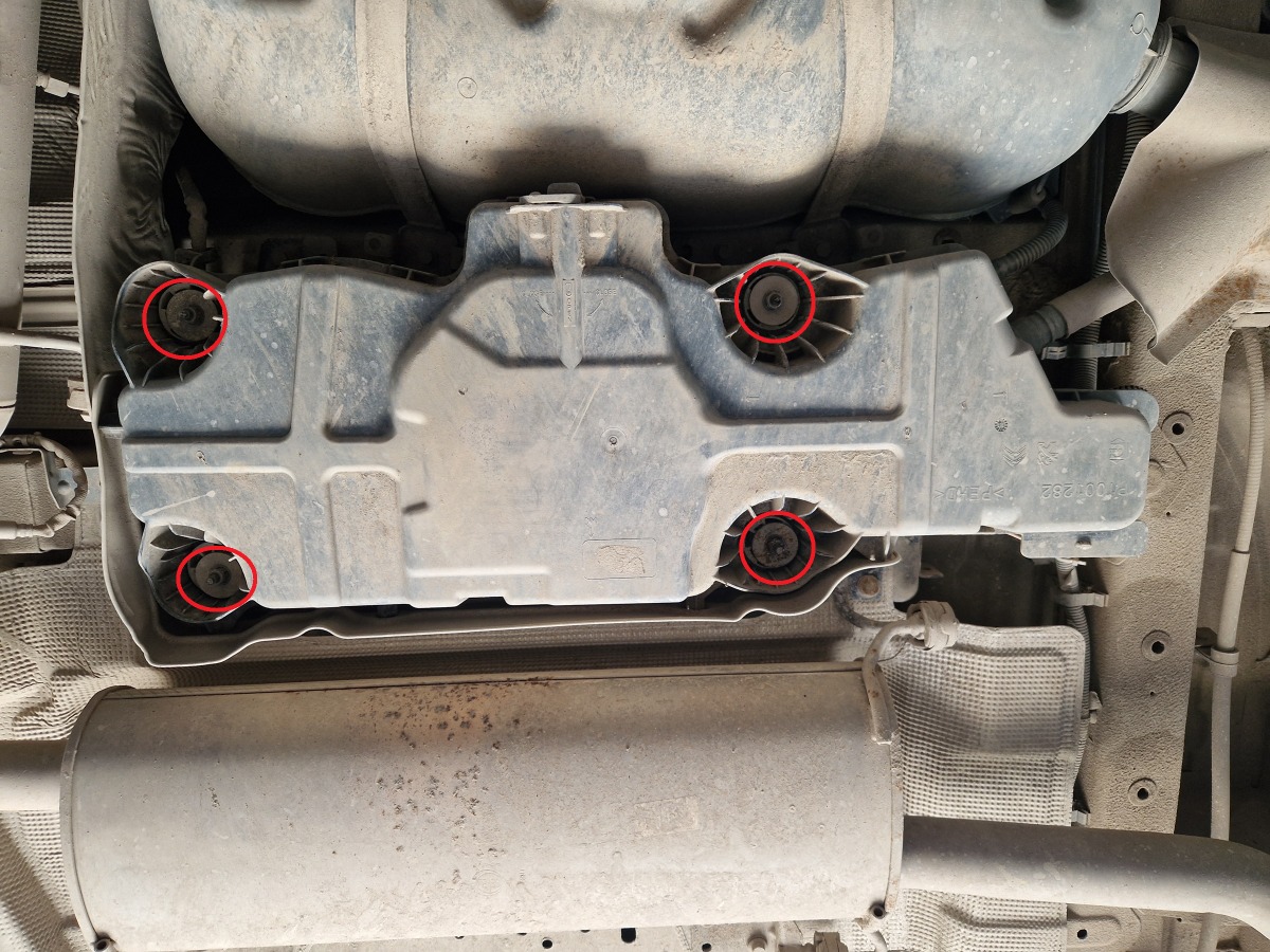 Ocelový kryt nádrže AdBlue pro Peugeot Boxer P1001282 2016 - 2026, všechny motory