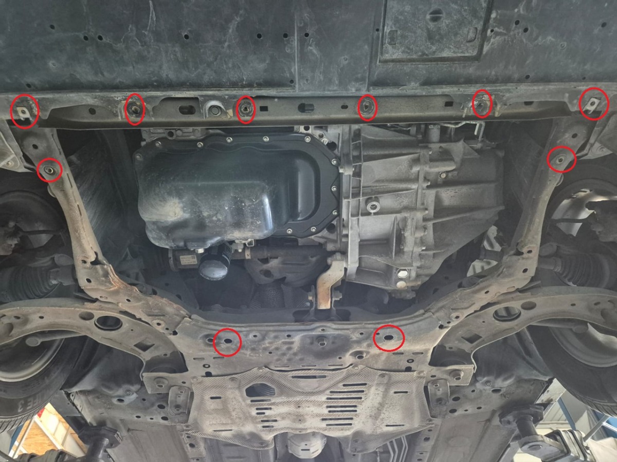 Ocelový kryt olejové vany pro Mazdu 2 2014 - 2026, všechny motory