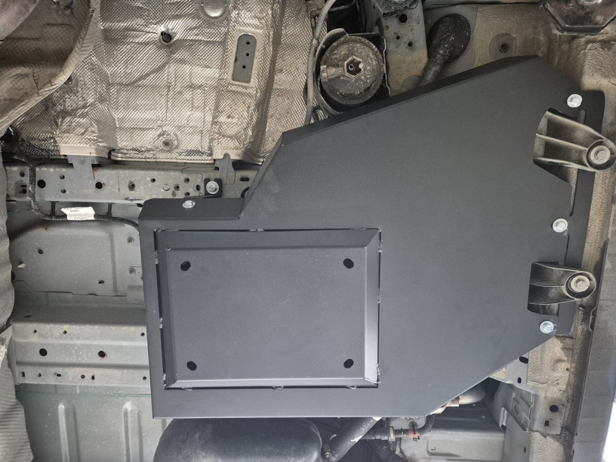 Ocelový kryt nádrže AdBlue pro Ford Transit Custom 2023 - 2026, všechny motory