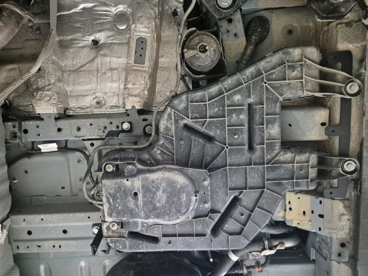 Ocelový kryt nádrže AdBlue pro Ford Transit Custom 2023 - 2026, všechny motory