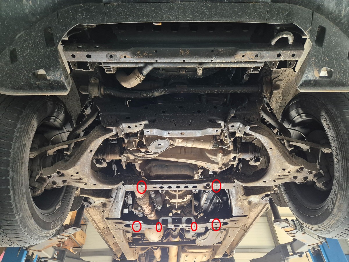 Ocelový kryt převodovky pro Isuzu D-Max 2019 - 2026, všechny motory