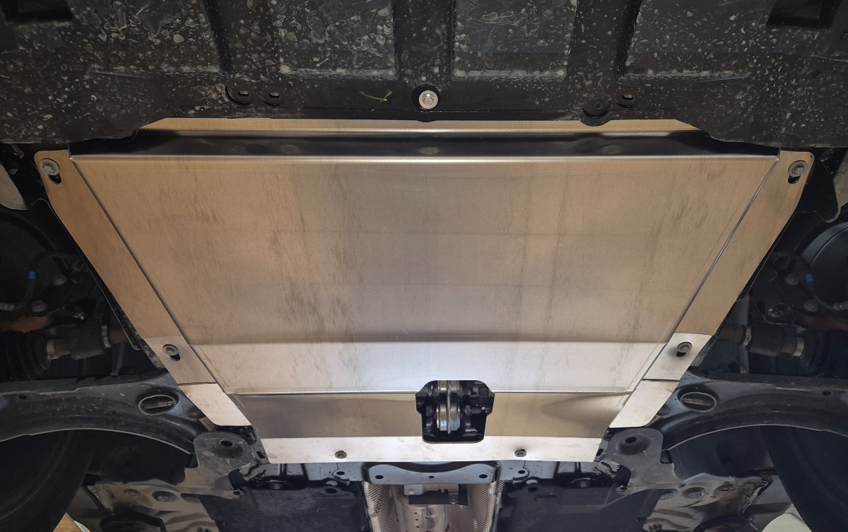 Hliníkový kryt pod olejovou nádrž pro Dacia Duster - 4x2 + 4x4 2024 - 2026, všechny motory