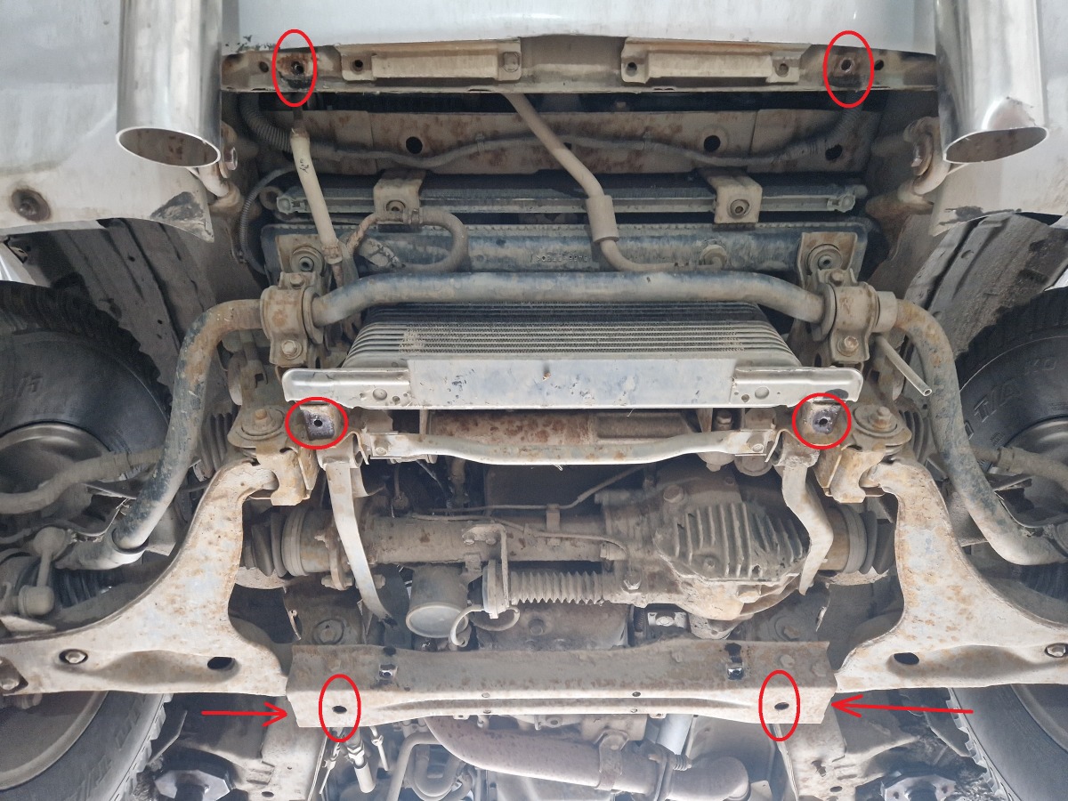 Ocelový kryt olejové vany pro ochranu motoru a chladiče pro Mitsubishi Shogun 3 (V60, V70) verze 2.0 1999 - 2007, všechny motory