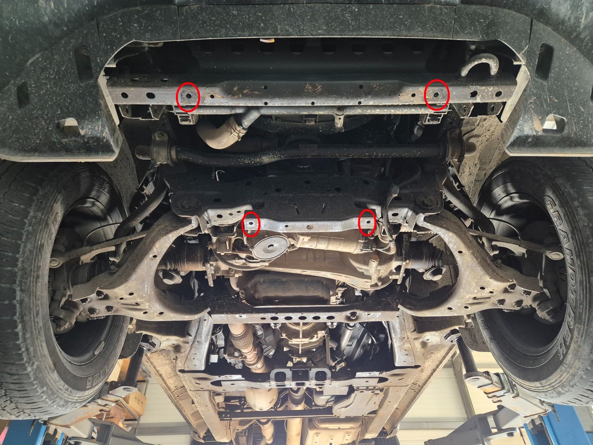 Ocelový kryt chladiče pro Isuzu D-Max 2019 - 2026, všechny motory