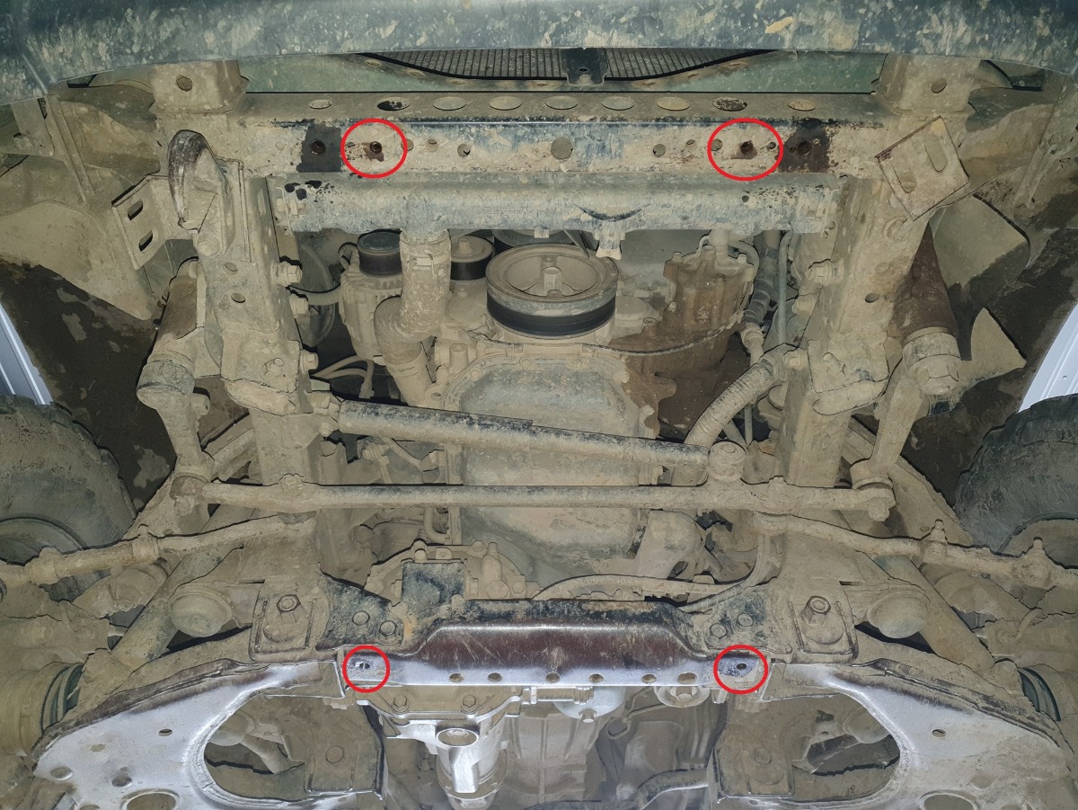 Ocelový kryt olejové vany pro Toyota Hilux 2000 - 2004, všechny motory