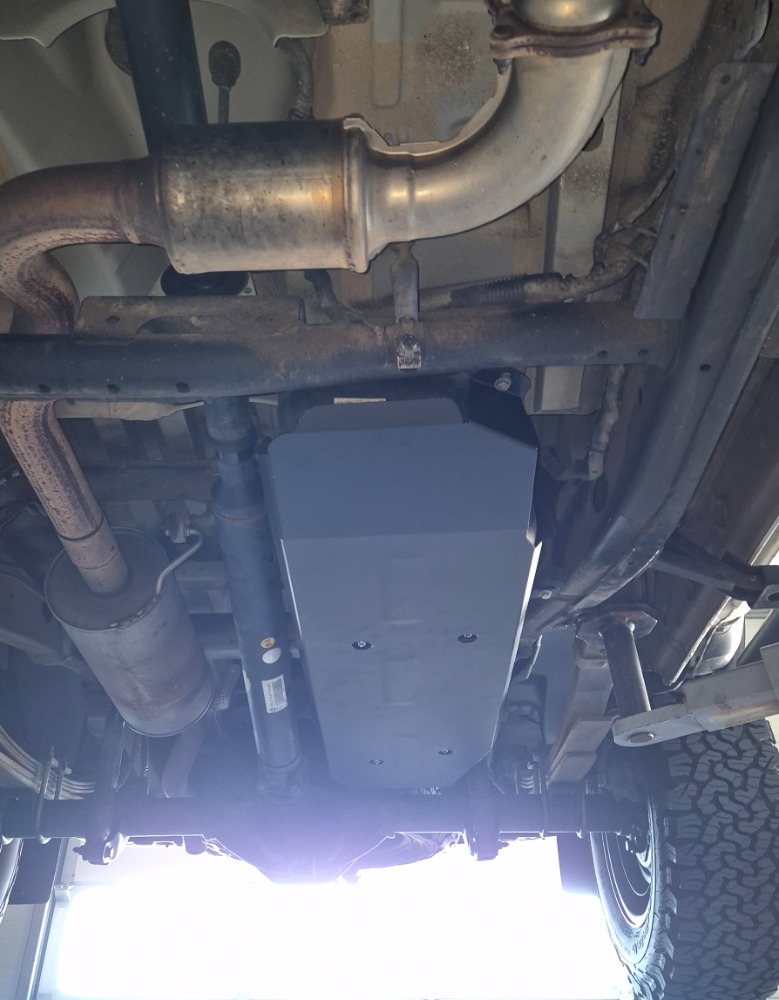 Ocelový kryt palivové nádrže pro Volkswagen Amarok 2010 - 2022, všechny motory