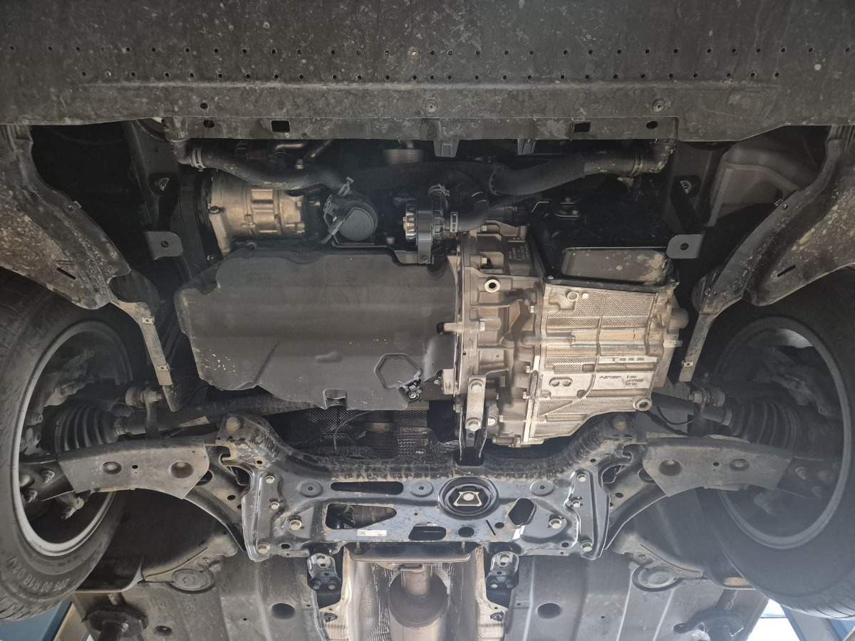 Hliníkový kryt pod olejovou nádrž pro Seat Leon Mk3 5F 2012 - 2021, všechny motory