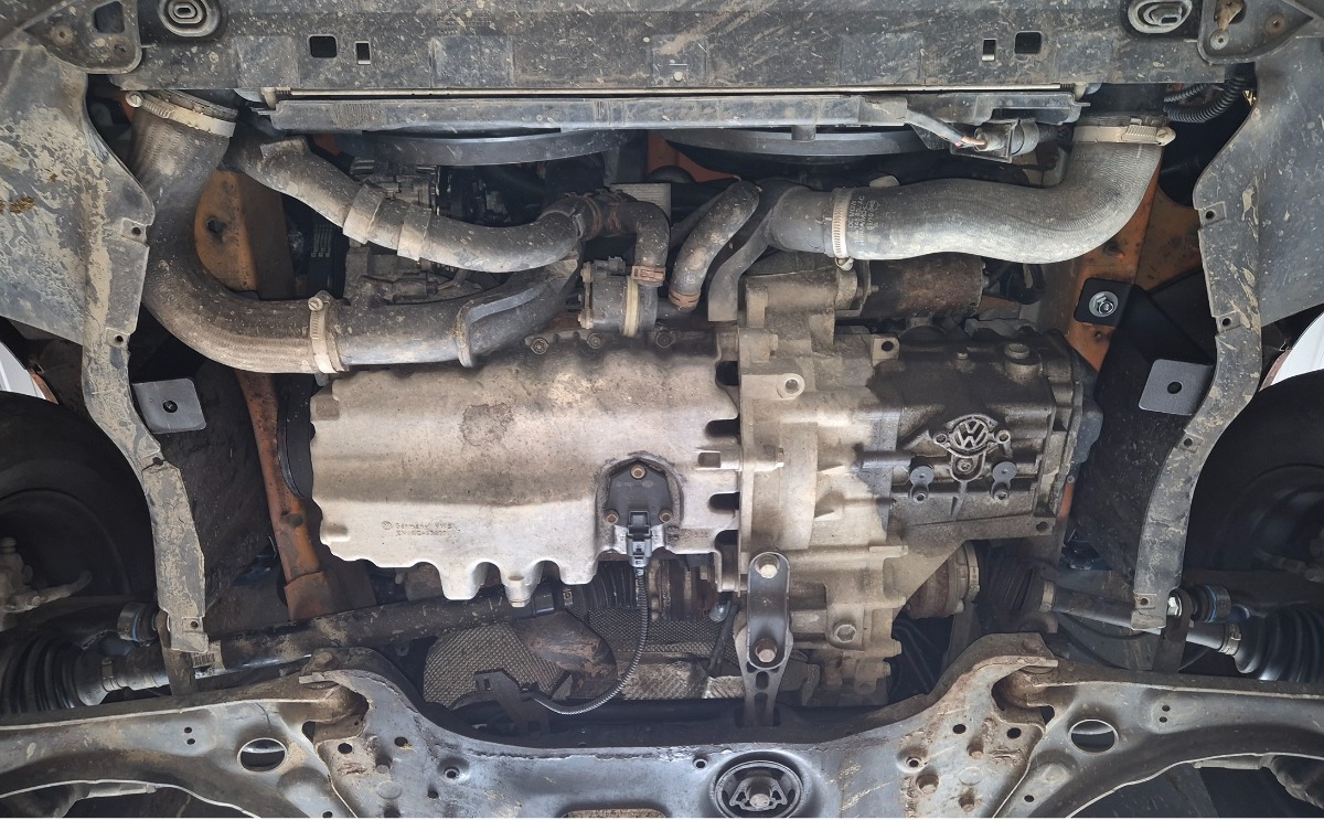 Hliníkový kryt olejové vany pro VW Caddy - Webasto 2011 - 2026, všechny motory