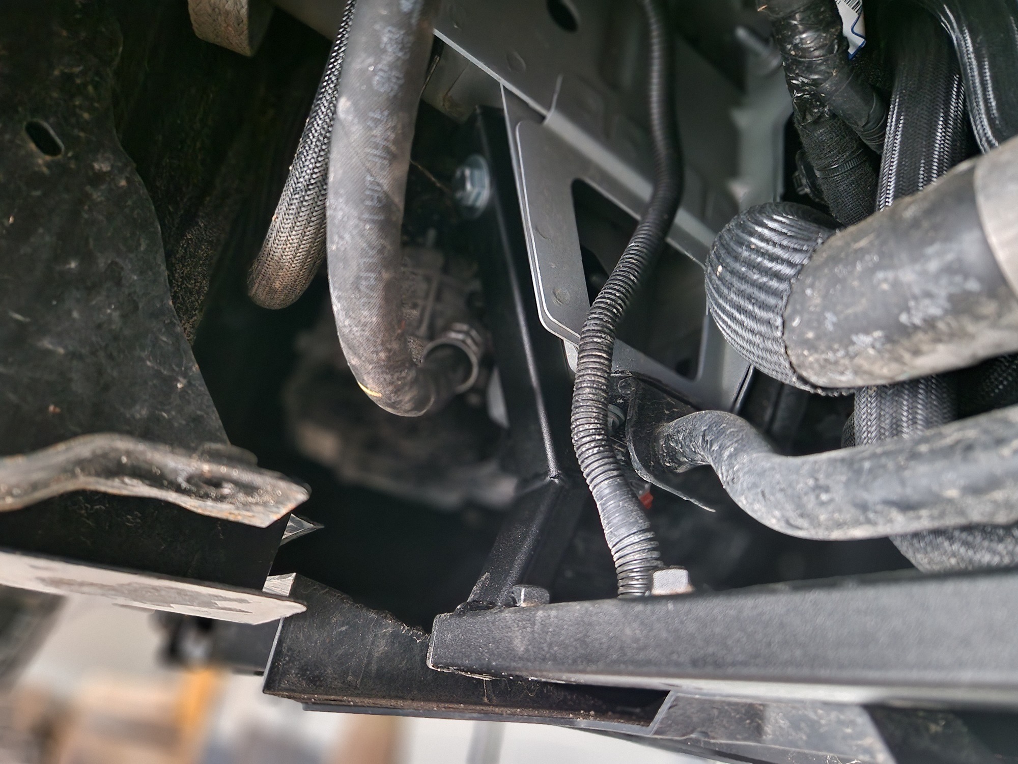 Hliníkový kryt olejové vany pro Nissan NV300 2022 - 2026, všechny motory