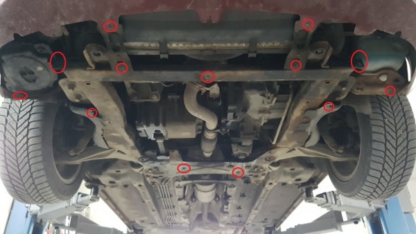 Scut motor Alfa Romeo 159 1