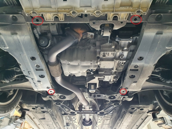 Scut motor metalic Opel Zafira C 1