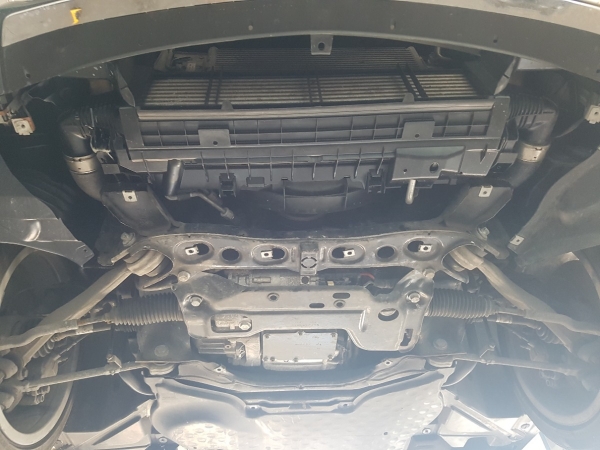 Scut motor Mercedes E-Class W212 - 4x4 1