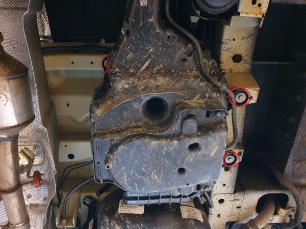 Scut rezervor AdBlue Ford Transit - Tractiune fata 5