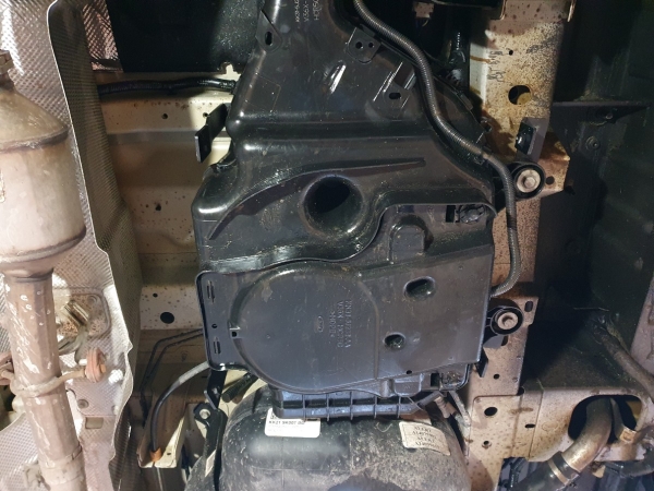 Scut rezervor AdBlue Ford Transit - Tractiune fata 6