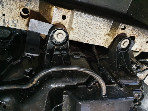 Scut rezervor AdBlue Ford Transit - Tractiune fata 8