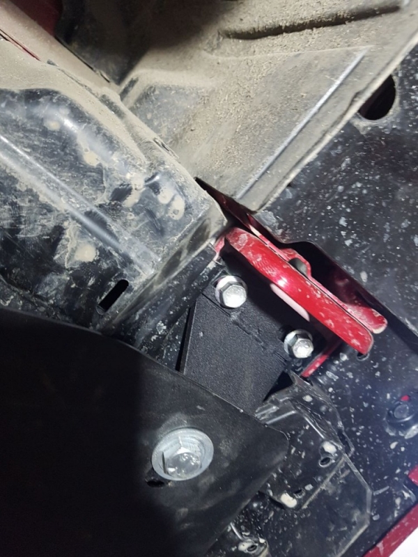 Scut motor și cutie de viteză Suzuki S-Cross 3