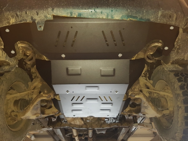 Scut motor și radiator Toyota Hilux 5