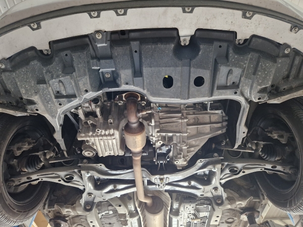 Scut motor Toyota Yaris - benzină 3