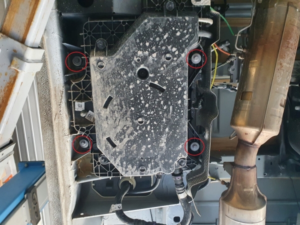 Scut rezervor AdBlue Renault Master 3 - Model 2 4