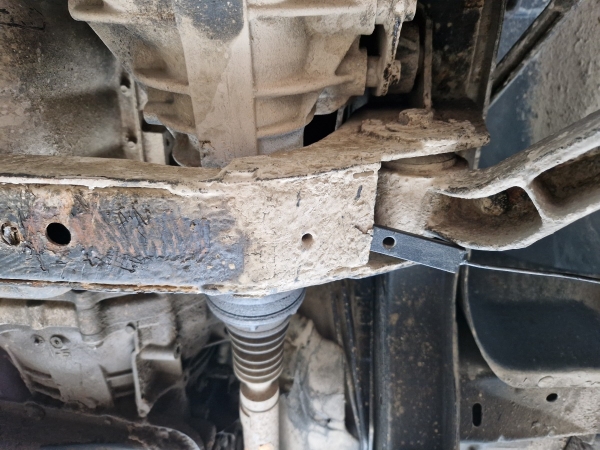 Scut motor  Jeep Cherokee - KJ 2