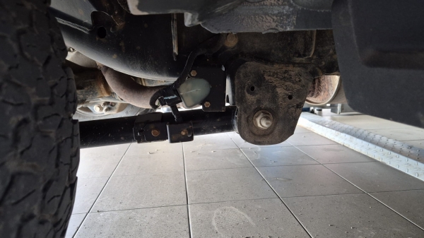 Scut de protecție din aluminiu pentru senzorul brațului de suspensie spate Ford Ranger Raptor 1