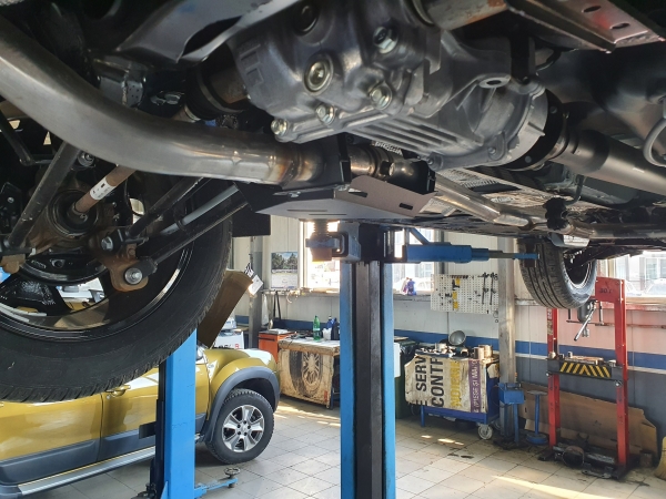 Scut clapeta Dacia Duster din Aluminiu 3
