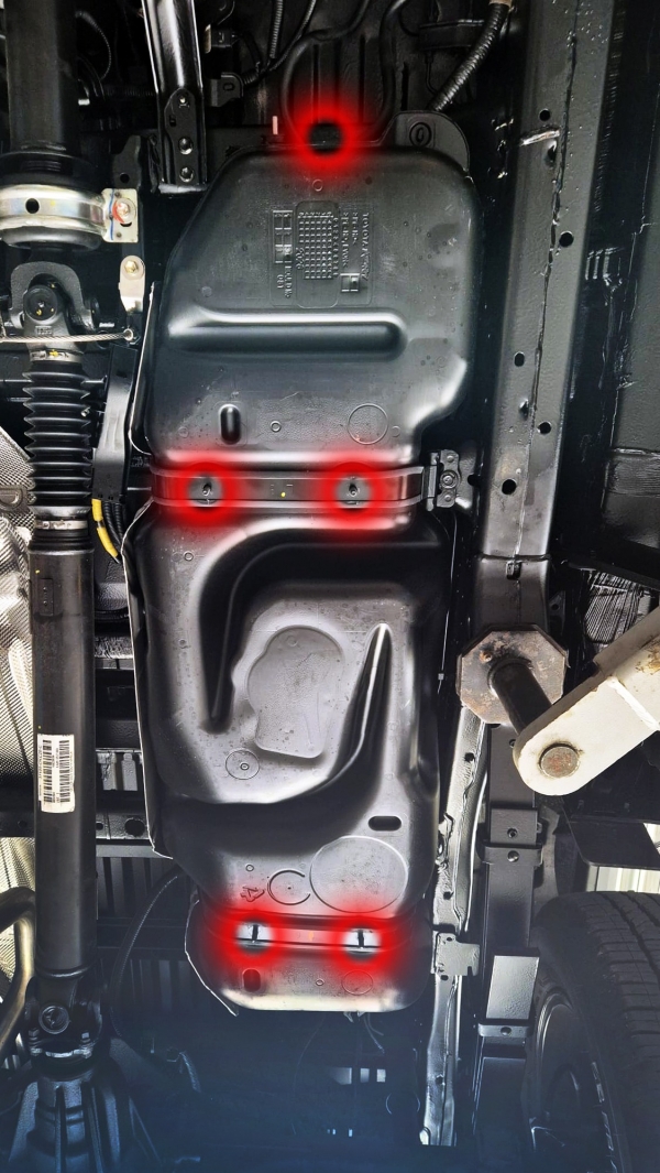 Scut rezervor din aluminiu Toyota Hilux 4